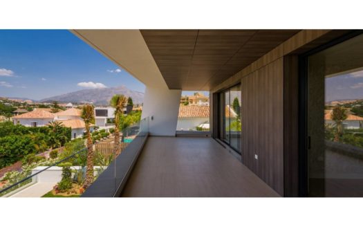 Villa en Nueva Andalucía – Ref: 000021