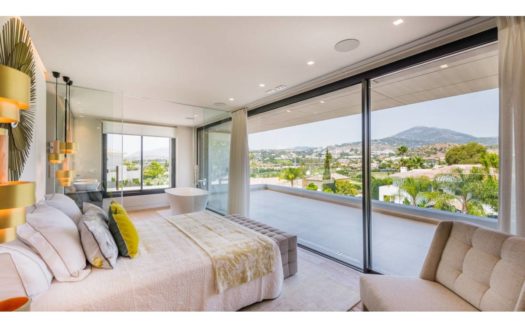 Villa en Nueva Andalucía – Ref: 000021
